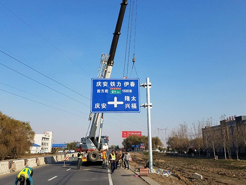 邯郸邯郸道路护栏网网片该如何进行正确的选购呢？